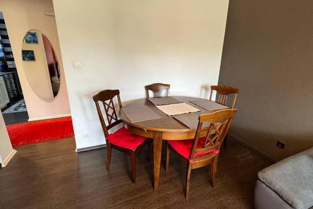 Monikas Home - Gemuetliche 3-Zimmer-Wohnung Im Herzen Von ベーブリンゲン エクステリア 写真